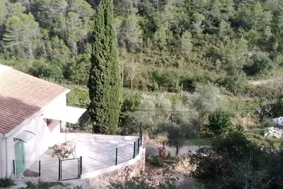 Image de In the heart of the Saint Chinan vineyard, large gîte for 2 people