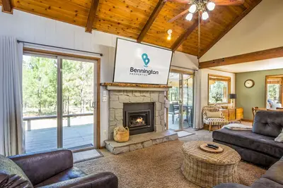 Pnrd11 - Updated Home, Ac, Sharc Passes, Private Hot Tub