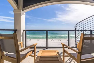 Image de Wait'n on Sundown|Private Beach Access|Private Rooftop Pool & Movie Theatre