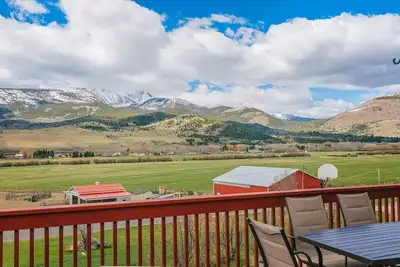 Anaconda Chalet - Ski Discovery, Golfing, Fishing, Mountains and incredible view