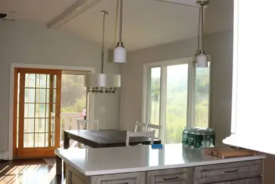 Image de Recently renovated beach house in desirable Ditch Plains section of Montauk;