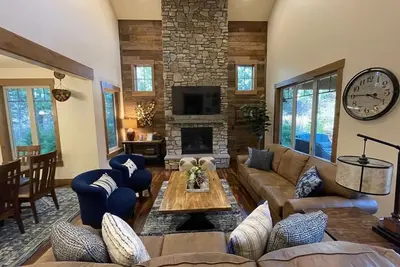 Image de Better than the rest! Suncadia Sleeps12  3Baths FirePit HotTub Bikes Game Room