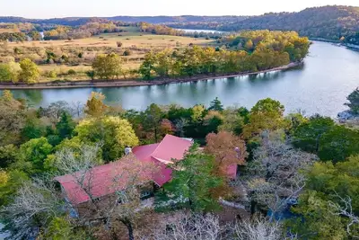 Image de Private Retreat For You w/Heated Pool, Private Dock, Activity gym, 100 acres!
