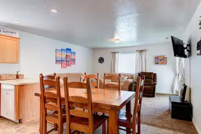 Image de ★Clean Home/Suu/Parks/Weddings/Dogs allowed with pet fee