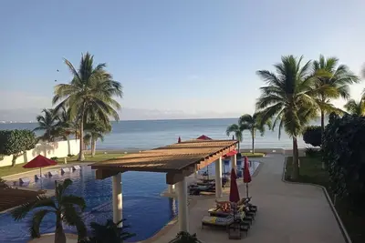 Image de Luxurious 2 Master Suites on the bay!