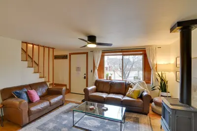 Image de Buena Vista Getaway ~ 1/2 Mi to Downtown!