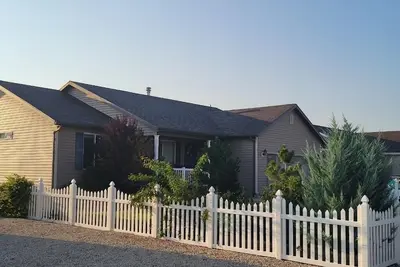 Image de Home away from home in a beautiful mountain valley