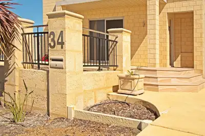 Image de The Executive *Ground Floor* Self Contained Holiday Accommodation.
