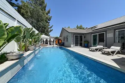 Image de LagunaPool house with Sauna Spa 7miles away from beach