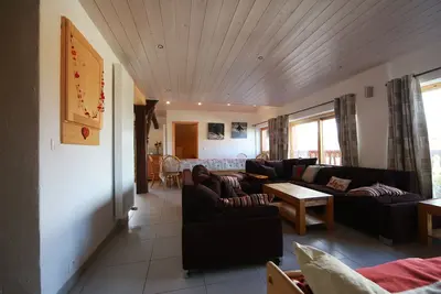 Image de Ferme rénovée 12 pers, 450m des pistes, navette gratuite, balcon S-O, parking, Wifi