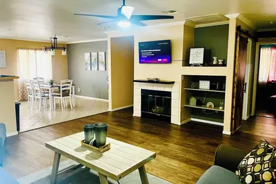 Image de Spacious Entire Home Near Airport and Downtown Perfect for Families & Work Trips