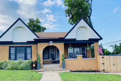 Image de Beautifully renovated craftsman in the heart of Oklahoma City.