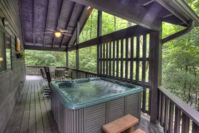 Image de Southern Seclusion- Nestled in the back of the wood next to the National Forest
