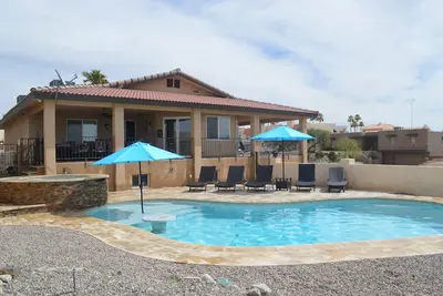 Image de Large Lake Havasu 5 bedroom home with pool and mountains/lake views!