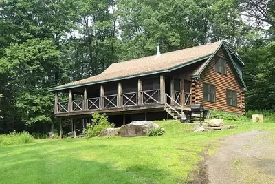 Image de Beautiful, private log cabin with huge, relaxing screened porch