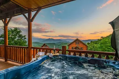 Image de Highview Lodge: Scenic Mountain Escape w/Hot Tub