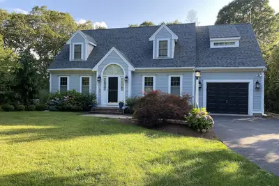 Image de Falmouth Vacation Home at Country Club -Close to beach, ferry, golf and biking