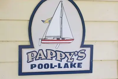 Image de Pappy's Pool Lake: A Lakeside House with Pier, Private Boat Ramp, Screened porch