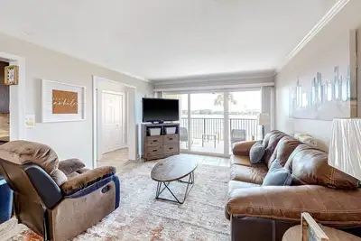Image de Condo with pool, washer/dryer, & high-speed WiFi