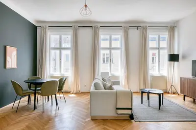 Image de Deluxe Josefstadt 2br w/ Elevator, walk to bars + Metro U6, by Blueground