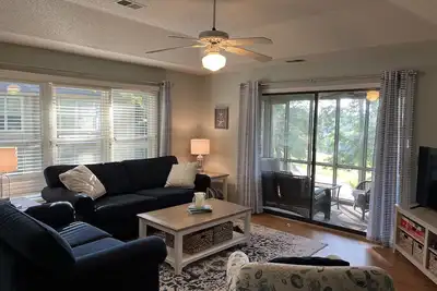 Image de Sea Trail 2br - Golf, Bike, Beach Getaway! Clean, Quiet, Pools, Great View!
