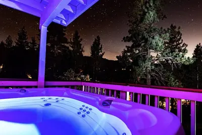 Image de Experience Big Bear Gambrel - Hot Tub- Games