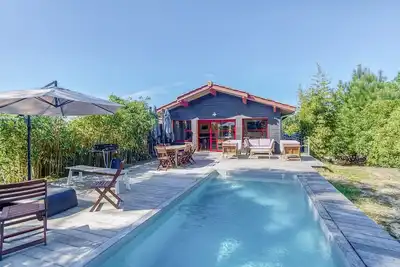 Superbe  villa avec piscine chauffée juste à côté du bassin