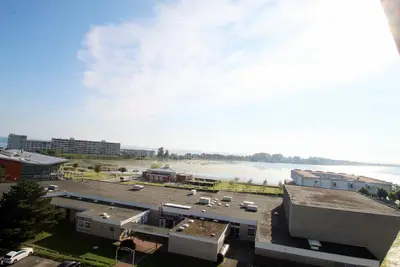 Image de Well-kept apartment with lake view on the 6th floor