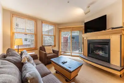 Image de Condo in River Run Only a 4-minute Walk to Gondola w/ Private Balcony