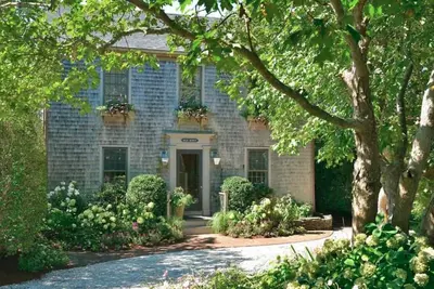 Image de Beautiful House Minutes from Town, on Bike Path