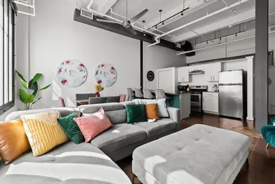Image de King Bed Charming Dwtn Ftw Loft Sundance Square