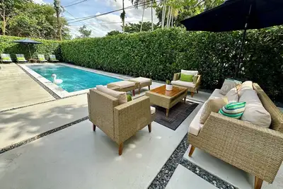 Boho Chic House-Pool & Firepit - 15 mins to South Beach