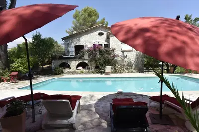 Image de Mas provençal piscine et grand jardin