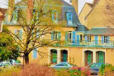 Image de Coeur de ville au calme, terrasse et billard, parking au pied