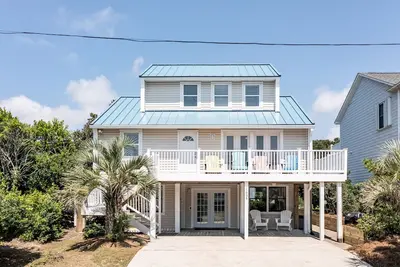 Image de Ocean View House, Steps to Beach, Pet Friendly, Linens & Beach Gear Provided
