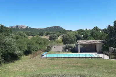 Image de Loue maison dans charmant village - 12 couchages - Uzès (30)