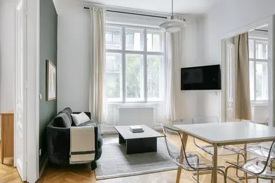 Image de Lovely Alsergrund 2br, near Himmelpfortstiege, Akh, U4, U6, by Blueground