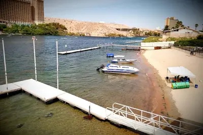 Image de Condominium Beach Front Property