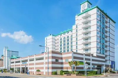 Image de Steps to the Beach! Spacious Unit, Pool, Restaurant