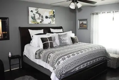 Image de Spacious 4br Getaway - Theater, Ps5, Pool Table