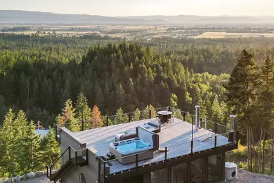 Image de Mountain modern home 180 degree views