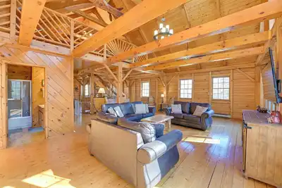 Athol Cabin w\/ Deck & Fire Pit, 10 Mi to Lake