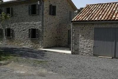 Image de Maison avec piscine au calme