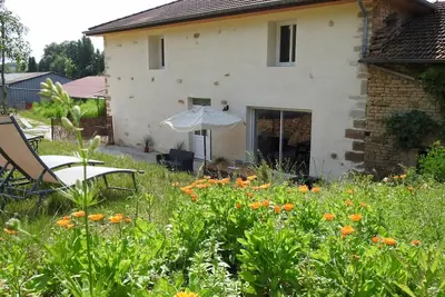 Image de Gîte rénové 3 chambres avec cour et terrasse, proche musée et voie verte vers le lac du Der