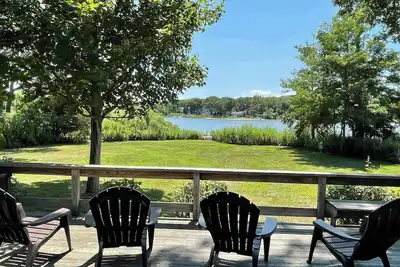 Image de Private Waterfront Home Dock, Kayaks