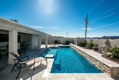 Image de Free Heated Pool, Rv Garage, Hot Tub, Music, Views