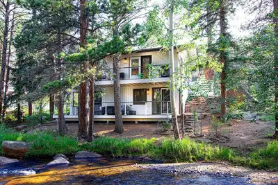 Image de Fall River Bend - Stunning luxury cabin on Fall River