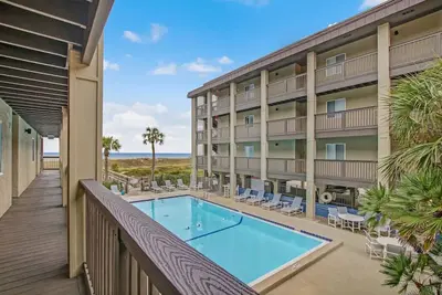 Image de Oceanview Sand Dollar Villas Condo | Balcony | Pool