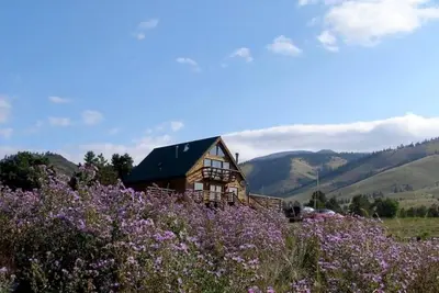 Image de Private Ranch for Weddings, Retreats, Reunions. Two lodging units on 40 acres.