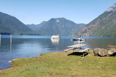 Image de Lovely Lake Cushman, Dog Friendly Home One Minute from the Lake!